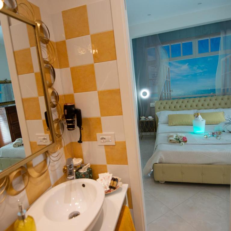 Le Radici Accomodation - King Room with Balcony - 17