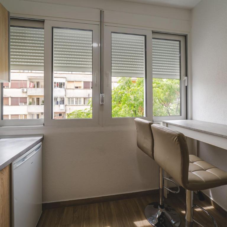 Top-Top - One-Bedroom Apartment - 8