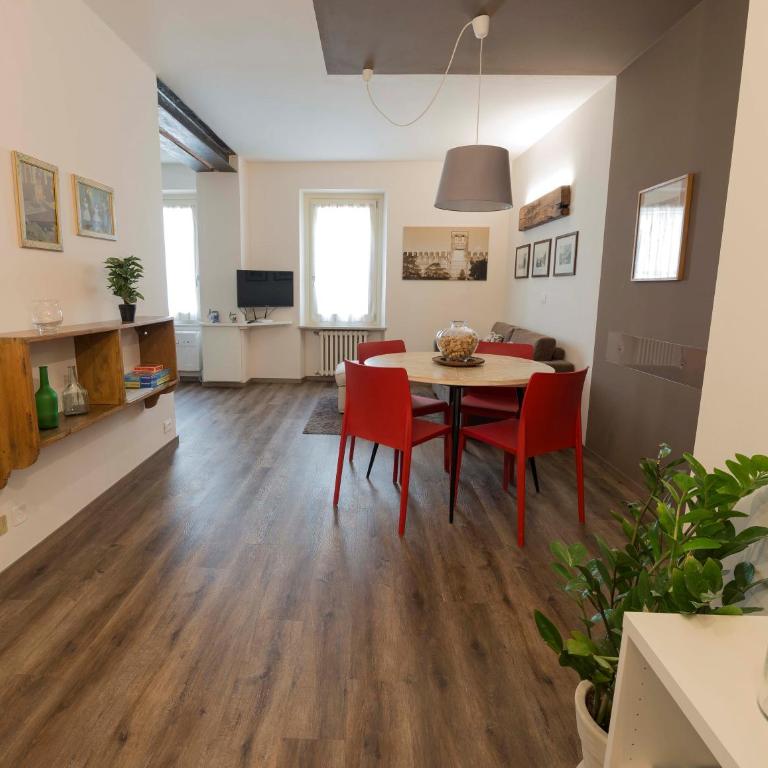 Trilocale Torre dell'Orologio - Appartamento con 2 Camere da Letto - 2