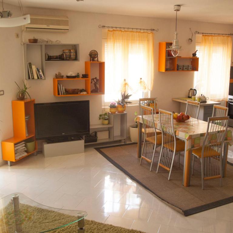 Mirta Apartments Family Farm - Apartment with Garden View - 4