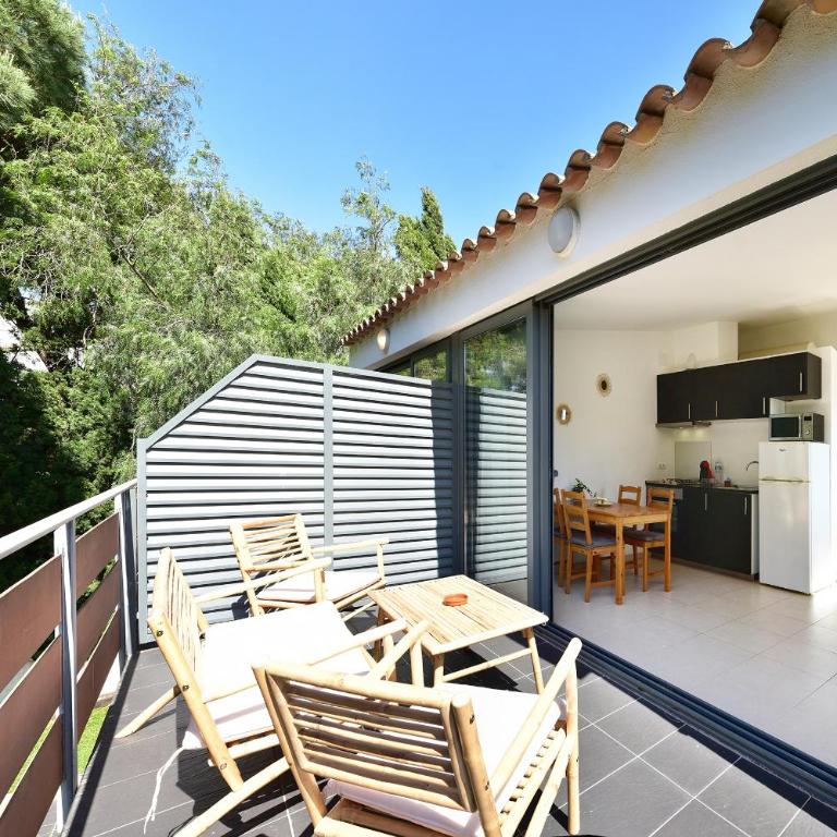 "Cozy" y con terraza en el centro de CADAQUÉS - Apartamento de 1 dormitorio - 2