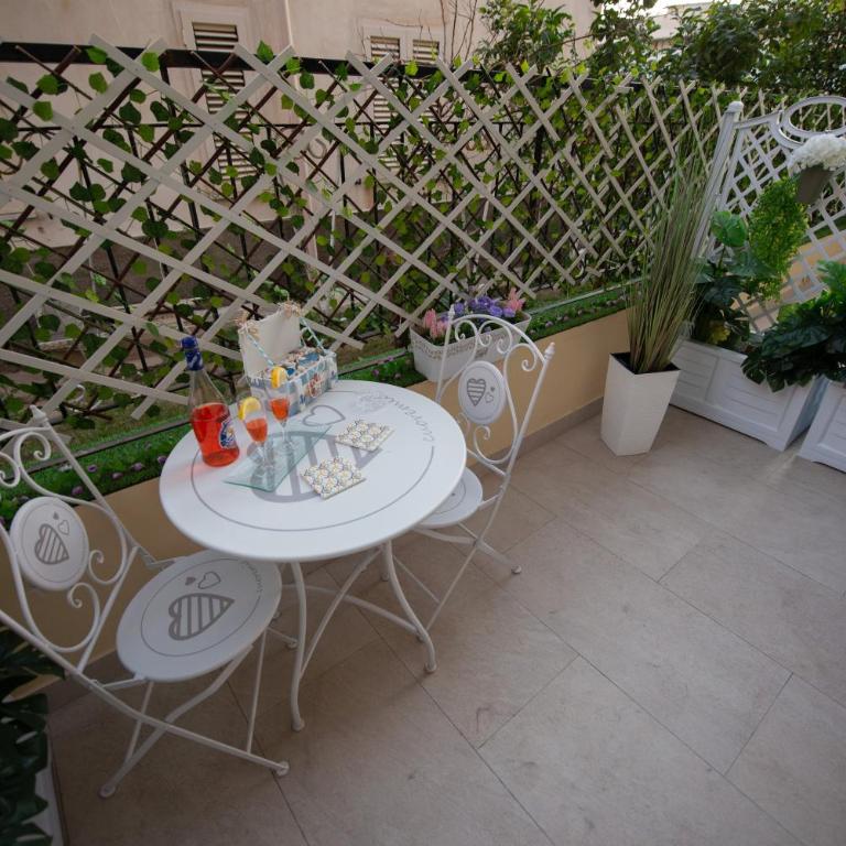 Le Radici Accomodation - King Room with Balcony - 18