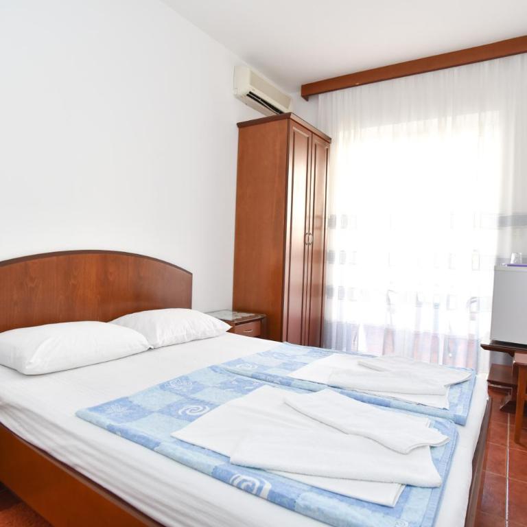 Vila IDILA - Dvokrevetna Soba sa Bračnim Krevetom i Balkonom - 1