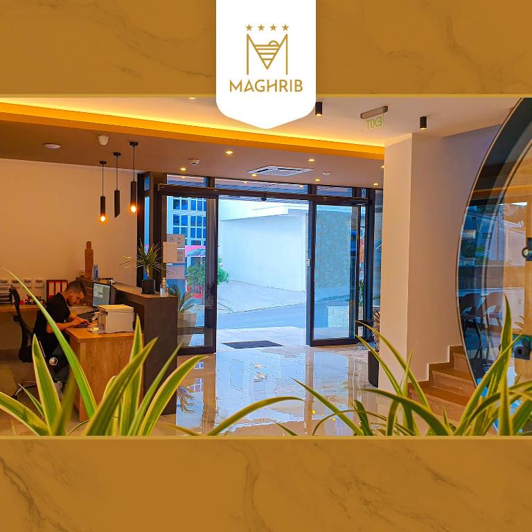 Maghrib Hotel - Dvokrevetna Soba sa Bračnim Krevetom sa Balkonom i Pogledom na More - 6
