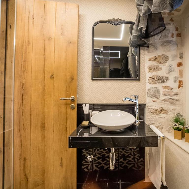Apartments Hun - One-Bedroom Apartment - 12