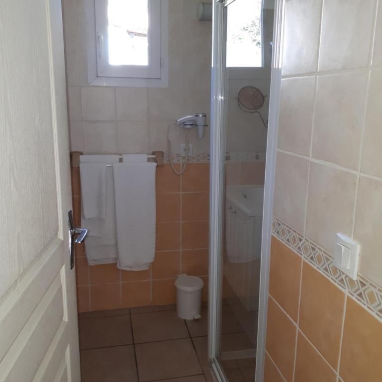 Logis Hôtel Le Céans - Maisonnette 4 Personnes - 5