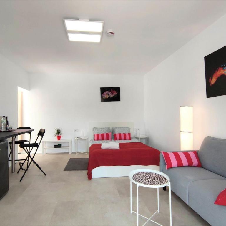 Fantastico 1 - Balcony, free parking, air conditioning, free Netflix, BBQ - Estudio - 4