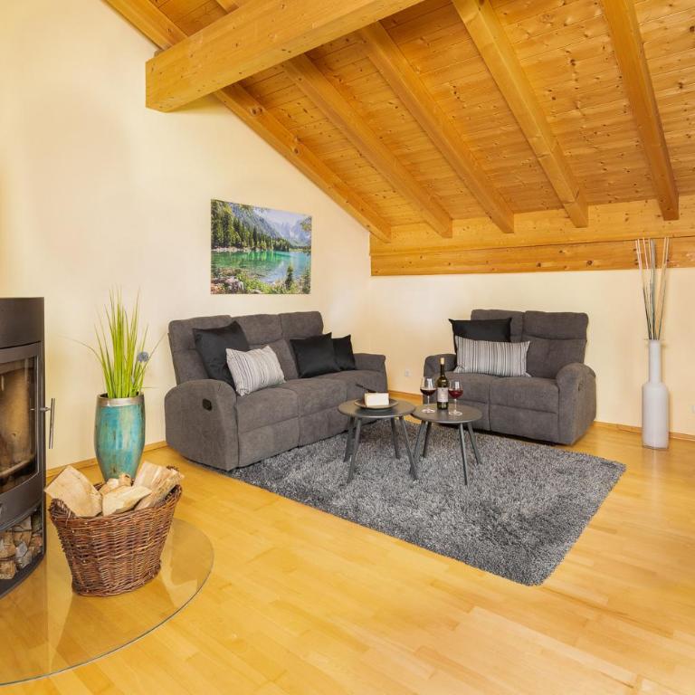 "Haus Bellevue" - Annehmlichkeiten von 4-Sterne Familien-und Wellnesshotel Viktoria nebenan können mitgenutzt werden - Apartment mit Balkon - 2