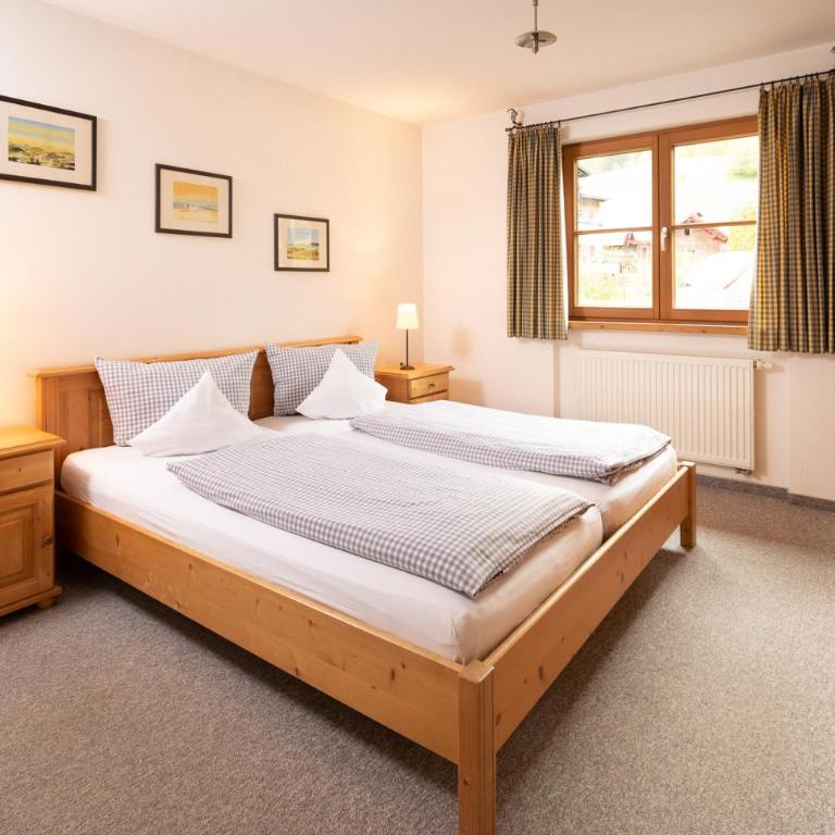 "Haus Bellevue" - Annehmlichkeiten von 4-Sterne Familien-und Wellnesshotel Viktoria nebenan können mitgenutzt werden - Apartment mit 1 Schlafzimmer - 4