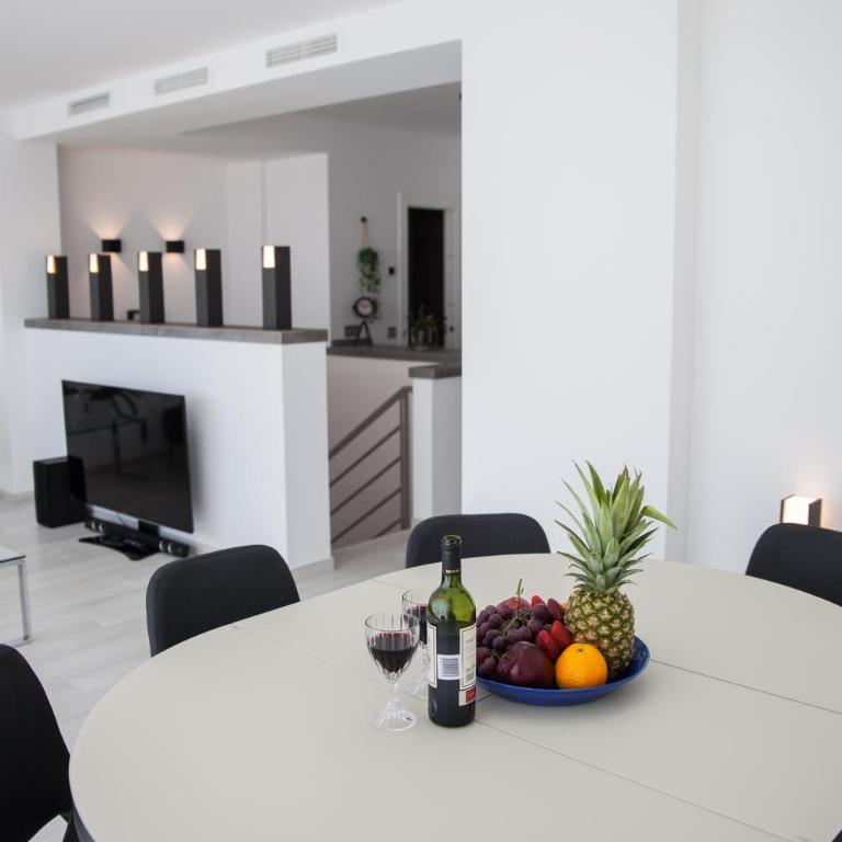 Spacious 200 sq.m. penthouse with sea view terraces - Apartamento - 77