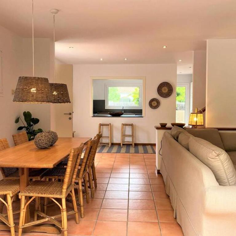 LLEBEIG -Casa mediterránea con gran jardín - Casa Unifamiliar de 3 dormitorios - 2