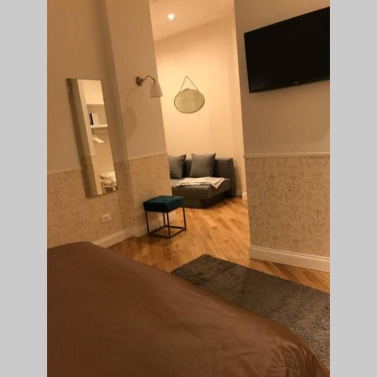 Mia residenza al Pantheon - Three-Bedroom Apartment - 13