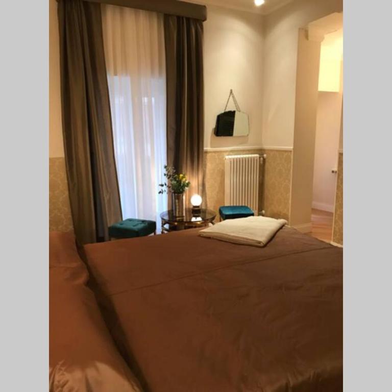 Mia residenza al Pantheon - Three-Bedroom Apartment - 17