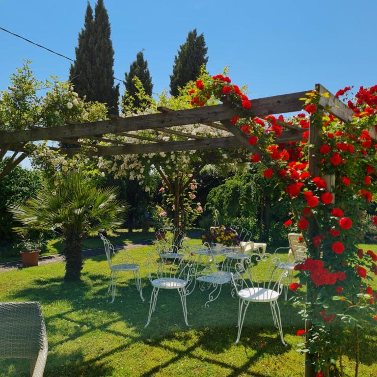 Casa Pianta - Camera Matrimoniale con Vista Giardino - 13