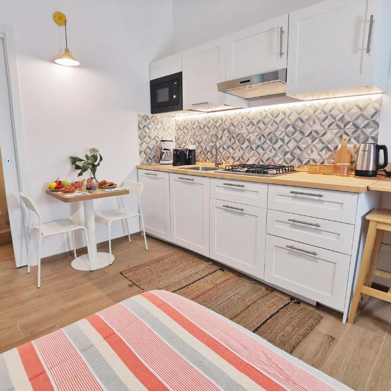 B&B MiraValle Agrigento - Double Room with Kitchen (no view) - 2