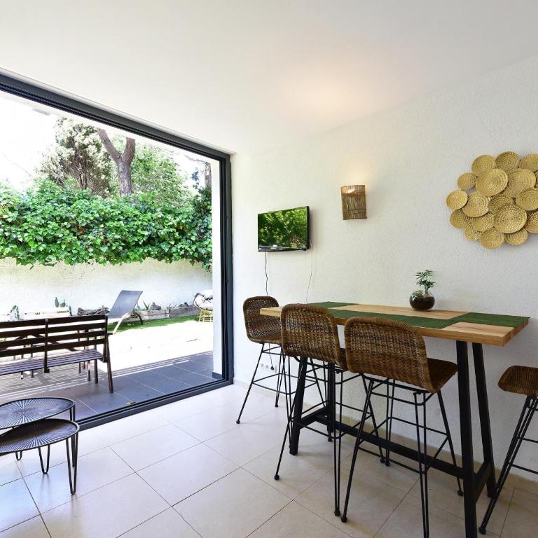 Apartamento con jardincito en el centro de CADAQUÉS - Apartamento de 1 dormitorio - 2