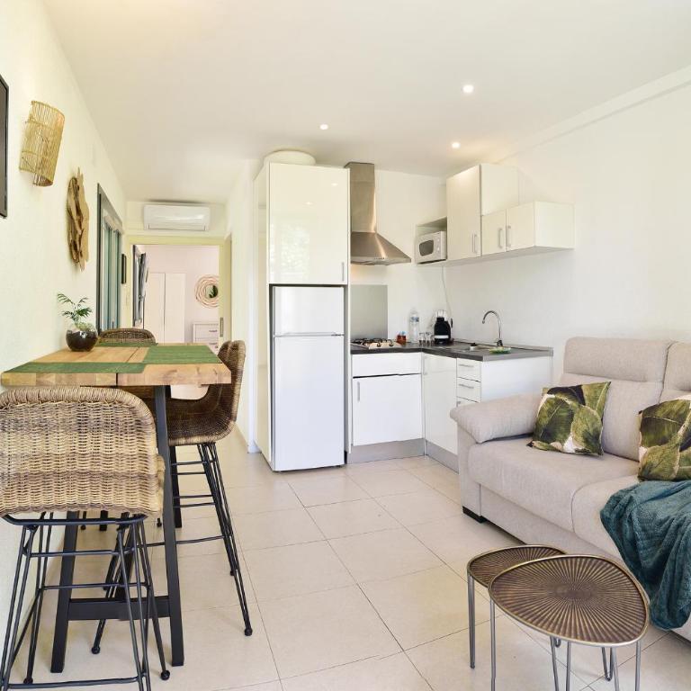 Apartamento con jardincito en el centro de CADAQUÉS - Apartamento de 1 dormitorio - 3
