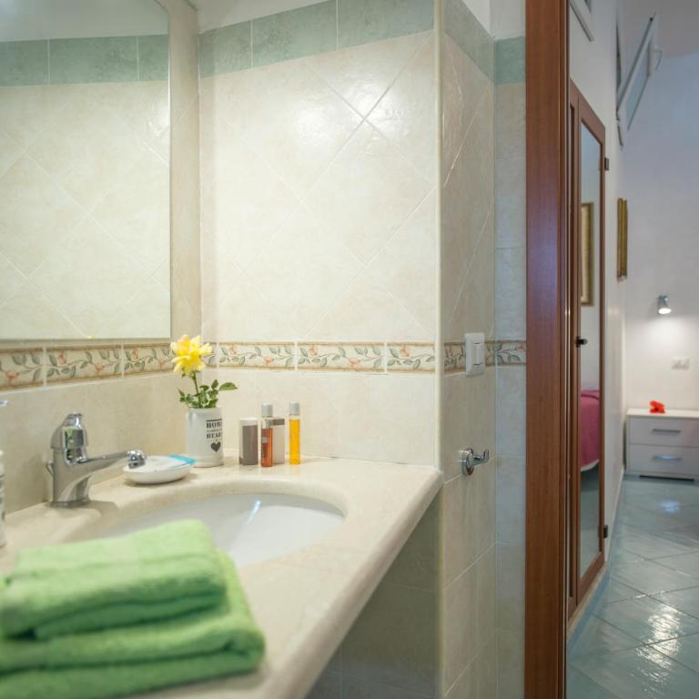 Giovanni's House - Camera Matrimoniale con Bagno Privato - 6