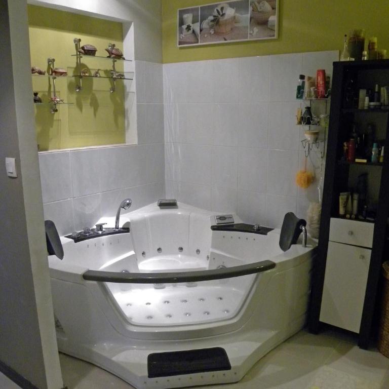 Villa Mogador Piscine et Balnéo - Suite Deluxe avec Baignoire Spa - 13