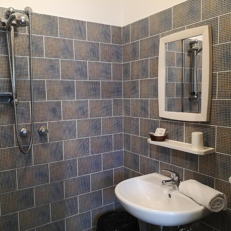 Hotel Nives - Double Room without Balcony - 4