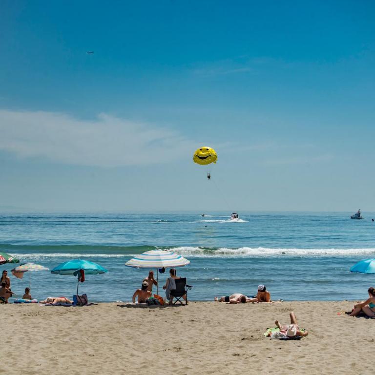 BENAL BEACH, Superb 2 Bedroom 2 Bathroom Beach front Apartment sleeps 6 - Two-Bedroom Apartment - 39