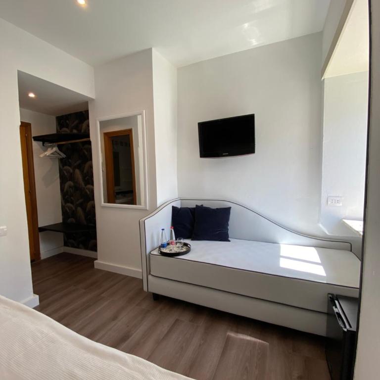 Hotel Europeo Napoli - Twin Room - 8