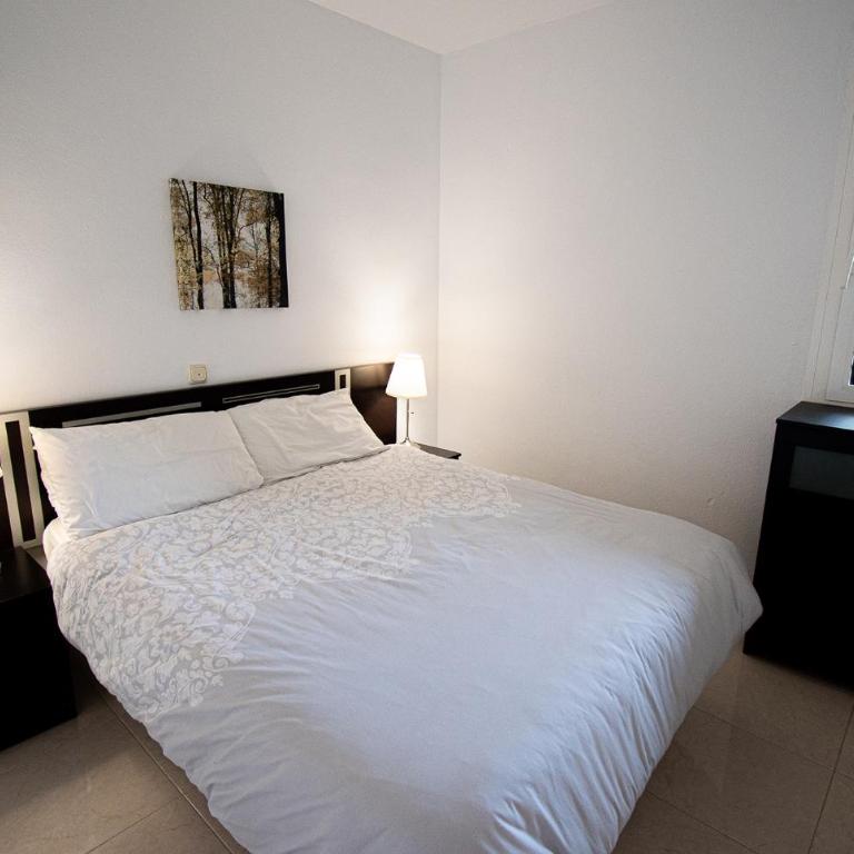 BENAL BEACH Superb Beach front 1 Bedroom Apartment, Sleeps 5 - Apartamento de 1 dormitorio - 10