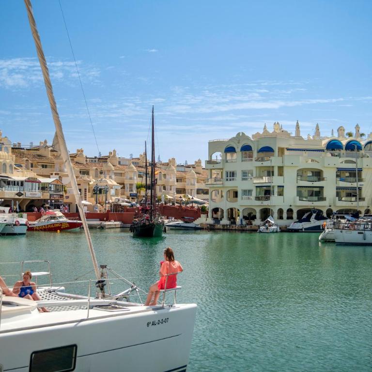 BENAL BEACH Superb Beach front 1 Bedroom Apartment, Sleeps 5 - Apartamento de 1 dormitorio - 45