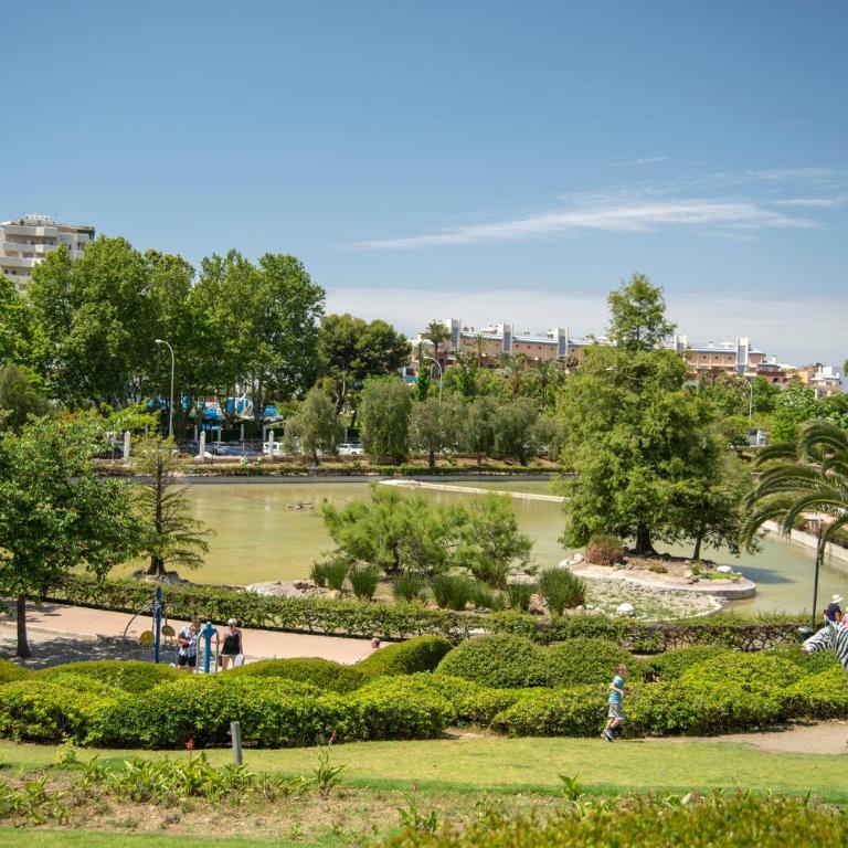 BENAL BEACH Superb Beach front 1 Bedroom Apartment, Sleeps 5 - Apartamento de 1 dormitorio - 59