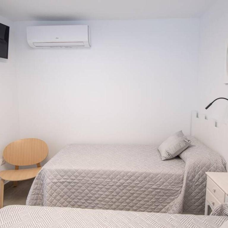 Apartamento entero a 1 minuto de la playa - Two-Bedroom Apartment - 4