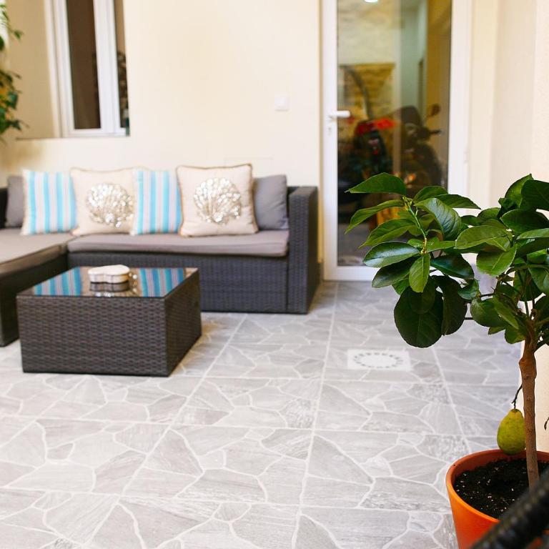 Jazmin 6 ( whole apartment ) - Three-Bedroom Apartment - 33