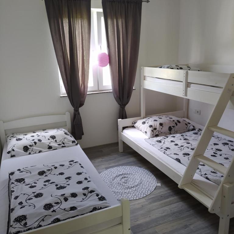 Holiday Home Racic - Two-Bedroom House - 15