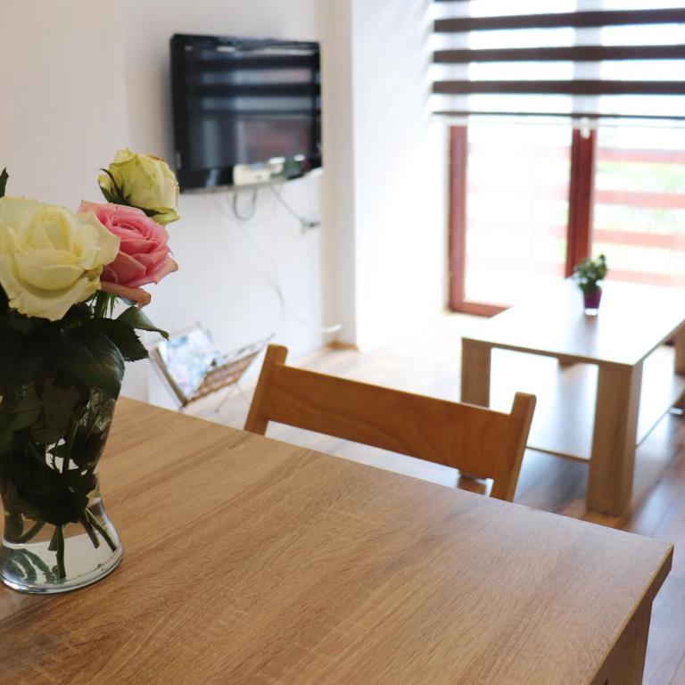 Zeleno srce - Apartment with Balcony - 17