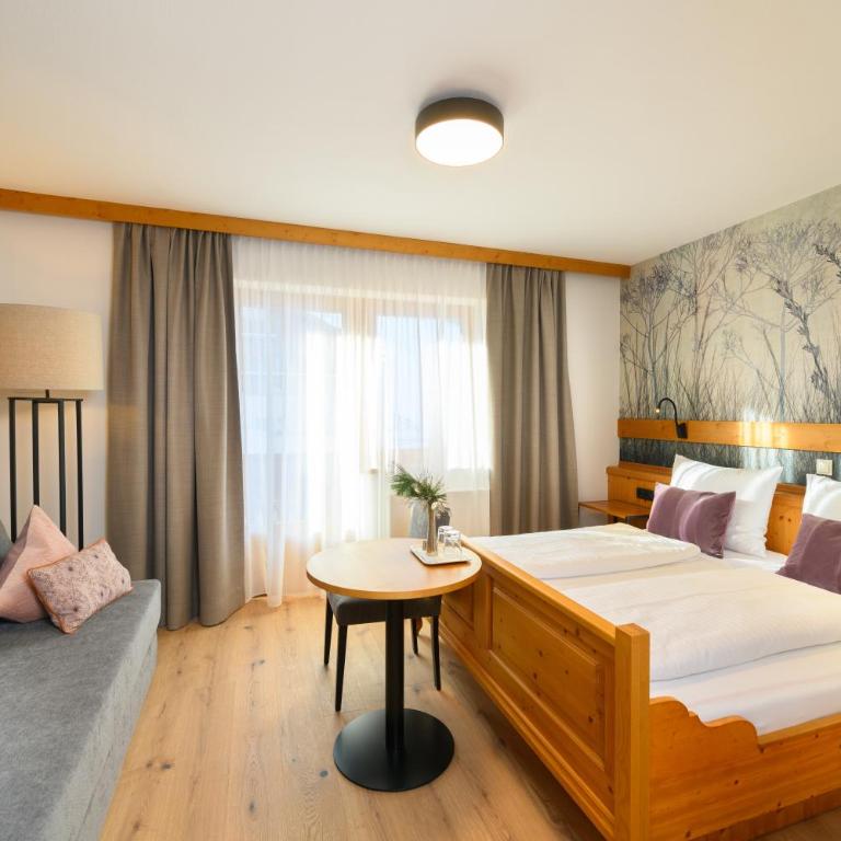 Hotel Vierjahreszeiten - Doppelzimmer mit Balkon - 8