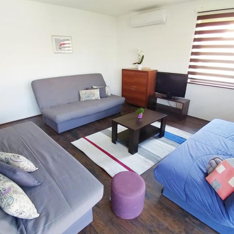 Zeleno srce - Apartment with Balcony - 27