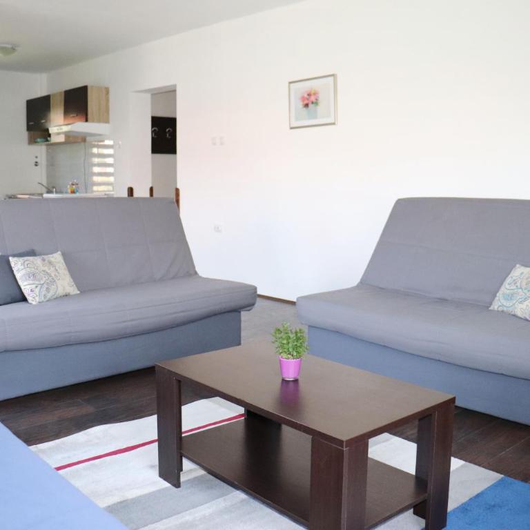 Zeleno srce - Apartment with Balcony - 29