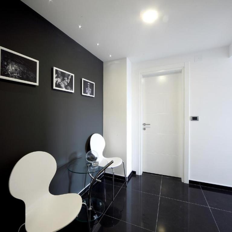 Agent Lux Apartments - Dvokrevetna Soba sa Bračnim Krevetom (1 Odrasla Osoba + 1 Dete) - 3