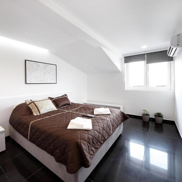 Agent Lux Apartments - Dvokrevetna Soba sa Bračnim Krevetom (1 Odrasla Osoba + 1 Dete) - 7