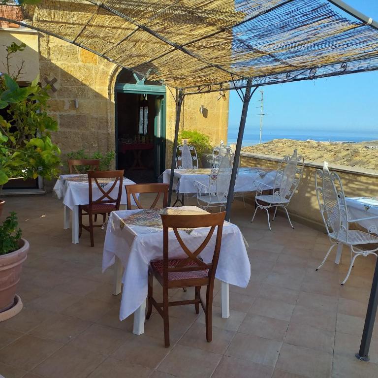 B&B Batarà - "La Terrazza del Centro" - Camera Matrimoniale con Terrazza - 1
