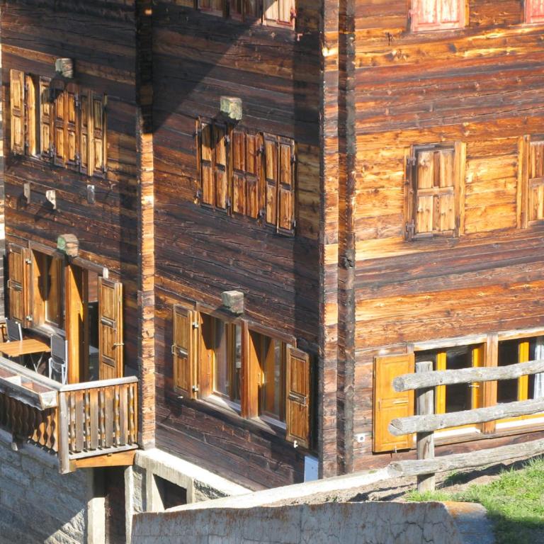 Alpia 26 - Zwei Zimmerwohnung in traditionellem Walliser Haus - Apartment mit 1 Schlafzimmer - 1