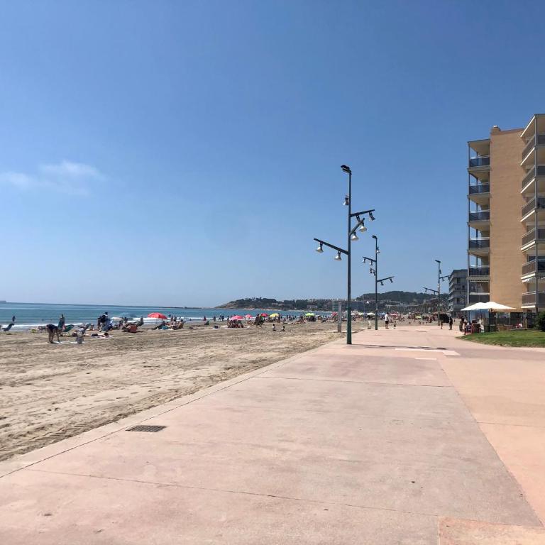 PINEDA BEACH 1a línea de mar & parking - Apartment with Sea View - 36