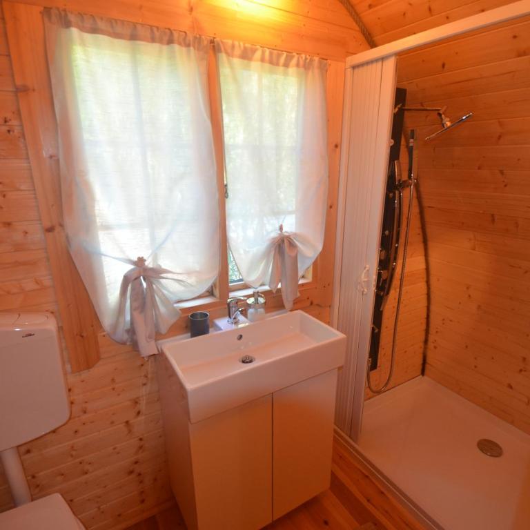 Asso Bed & Breakfast - Camera Matrimoniale con Patio - 12