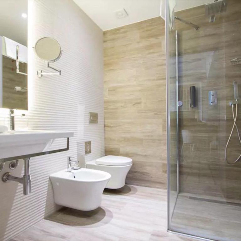Ginevra Rooms - Camera Matrimoniale Deluxe con Balcone - 11