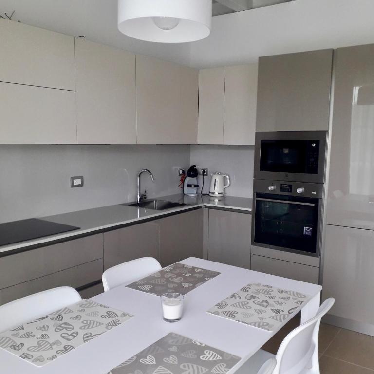 Garda Park Luxury Apartments - Three-Bedroom Apartment - 8