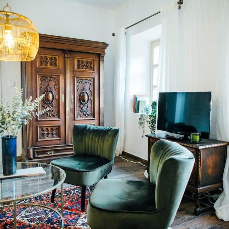Apartment Aussee- Beletage Salzherrenhof- Küche, WLAN, Netflix - Apartment - 14