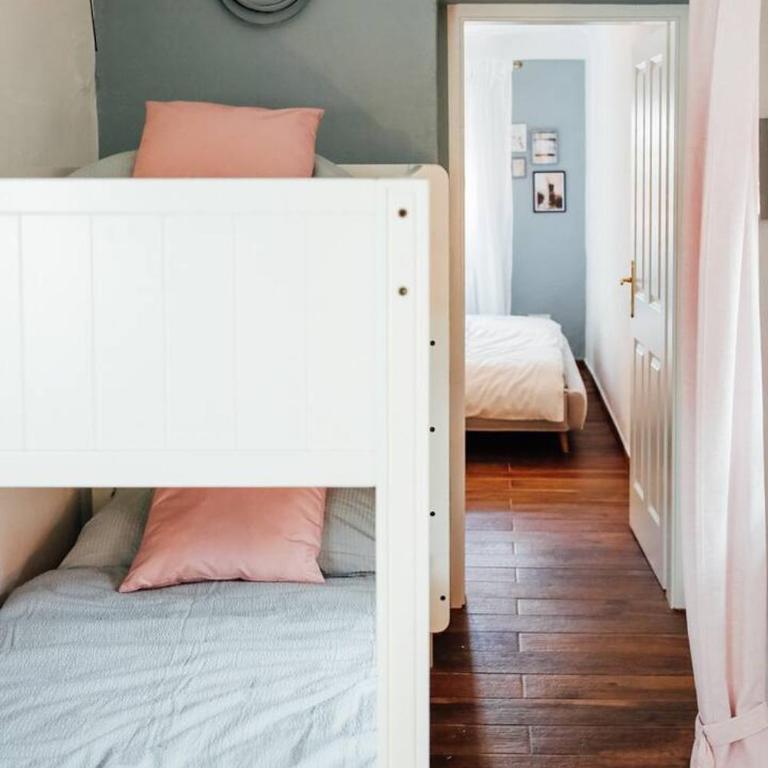 Apartment Aussee- Beletage Salzherrenhof- Küche, WLAN, Netflix - Apartment - 35