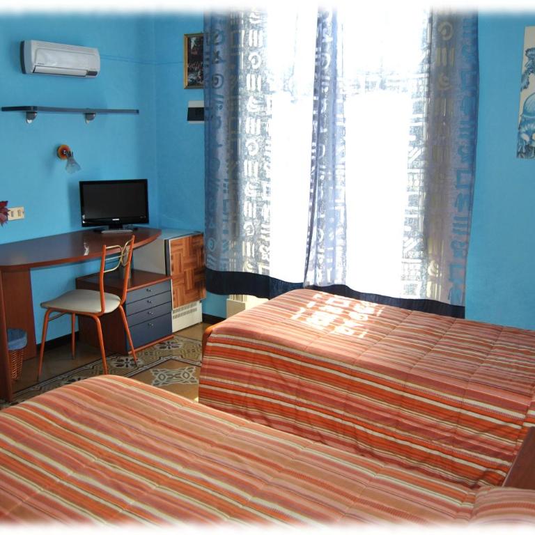 Bed and Breakfast D'Angelo - Camera Matrimoniale/Doppia con Letti Singoli con Bagno Privato Esterno - 7