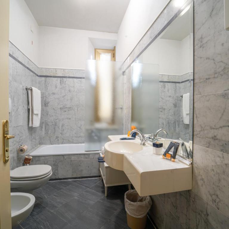 HG Hotel Cappelli - Camera Tripla - 8