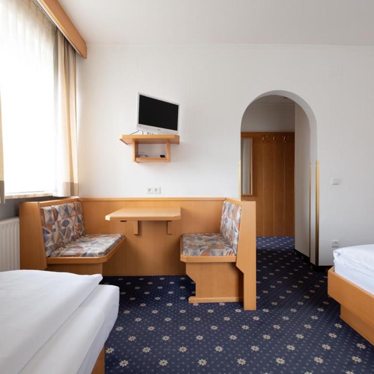 Garni Volgger - Habitación Triple con balcón - 8