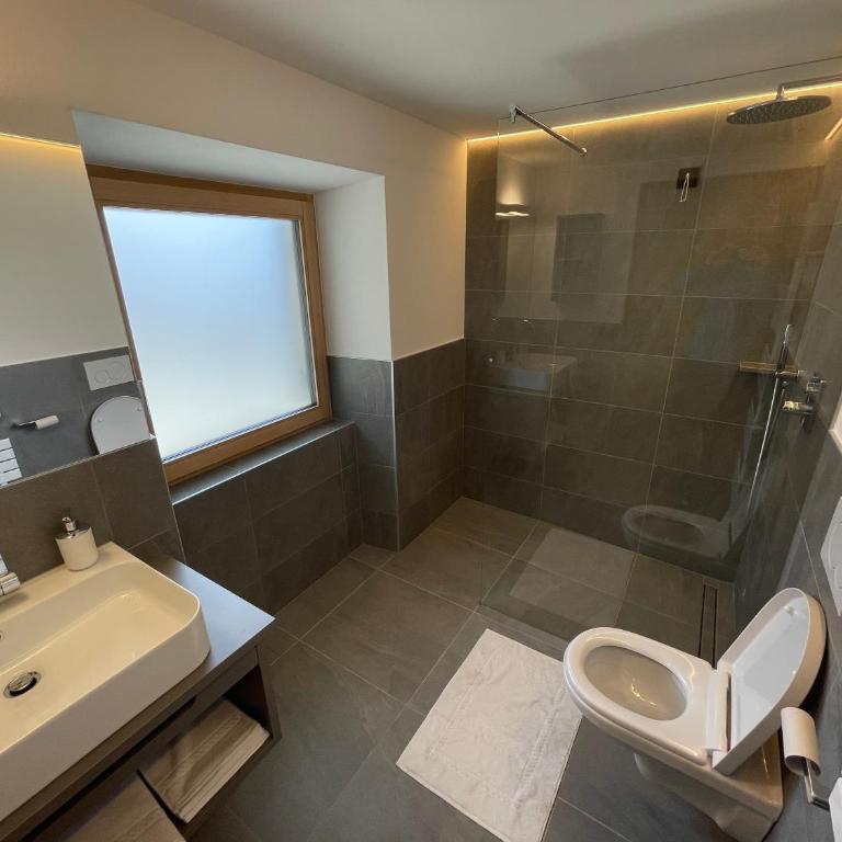 Dorfblick Appartements & Rooms - Doppelzimmer mit Bergblick - 6